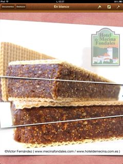 Una foto de Turrón de higos miel y almendras