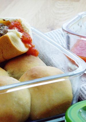 Una foto de Panecillos rellenos de albóndigas