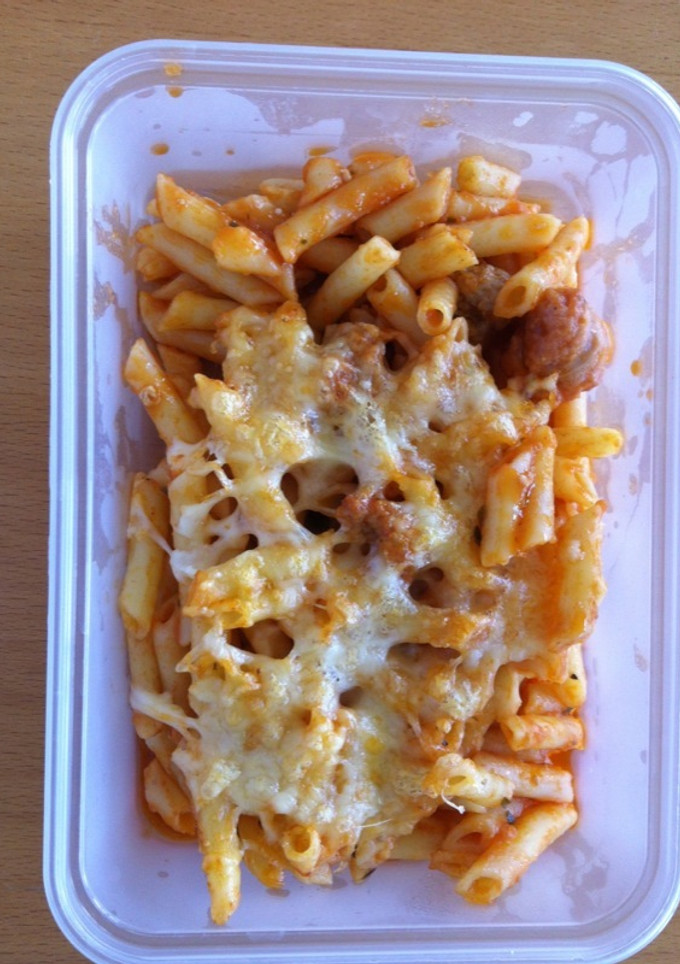 Una foto de Macarrones con salchichas