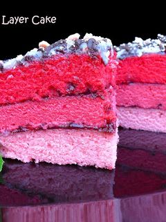Una foto de Cherry layer cake