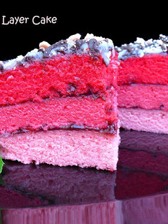 Una foto de Cherry layer cake