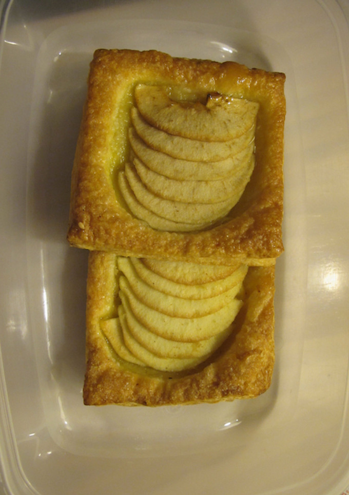 Una foto de Hojaldre con manzana