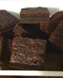Bizcocho de chocolate tipo brownie