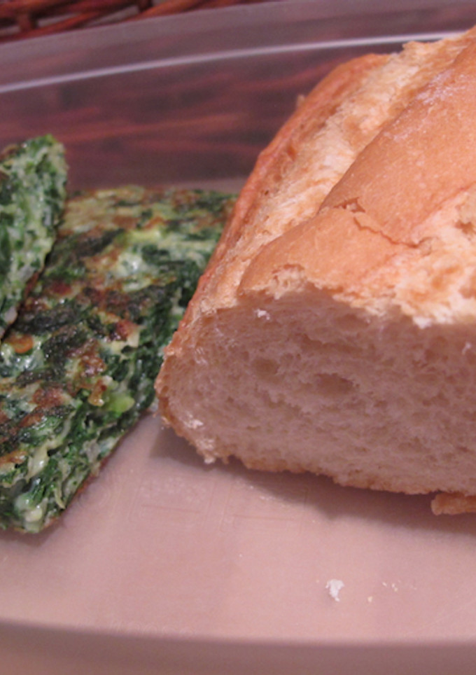 Una foto de Tortilla de espinacas y cebolla