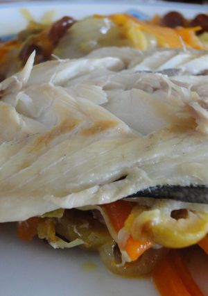 Una foto de Papillote de sargo con aires mediterráneos