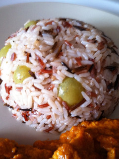 Una foto de Arroz con dátiles y frutos secos
