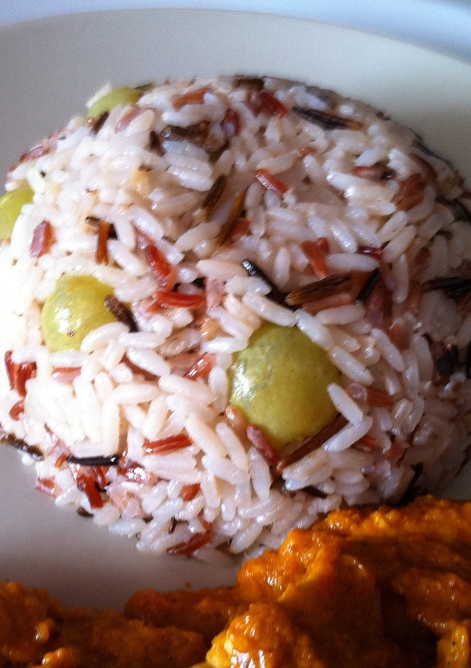 Una foto de Arroz con dátiles y frutos secos