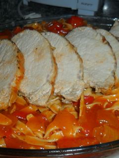 Una foto de Tallarines con lomo entero en salsa de tomate