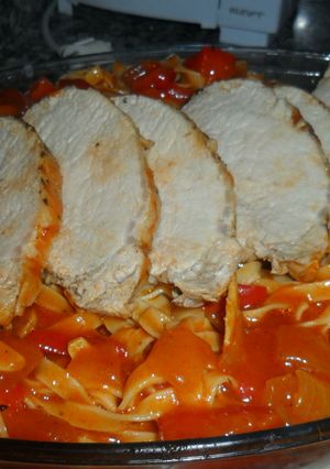 Una foto de Tallarines con lomo entero en salsa de tomate