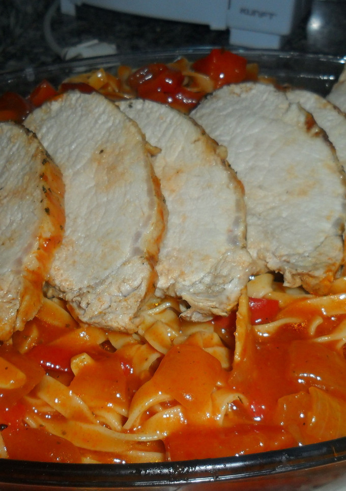 Una foto de Tallarines con lomo entero en salsa de tomate