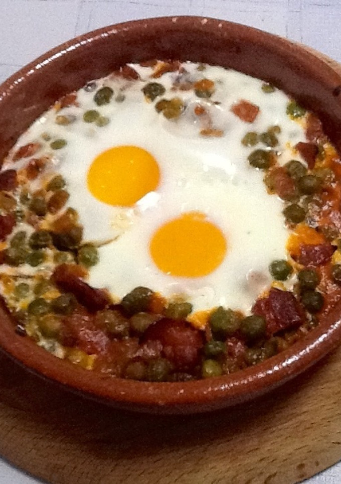 Una foto de Huevos a la cazuela