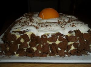 Foto principal de Torta chocolinas con duraznos y crema chantilly