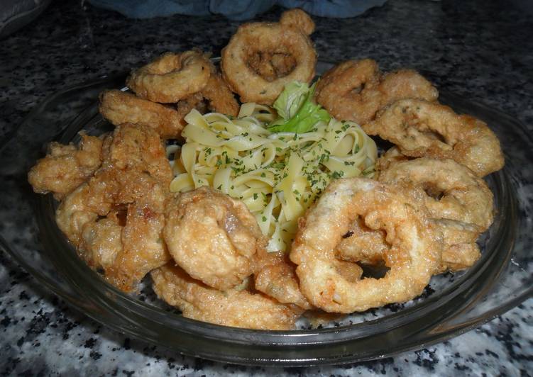 Pasta a la manteca con calamares a la romana