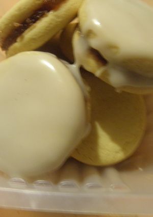Una foto de Alfajorcitos de membrillo