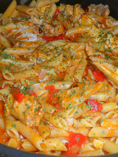 Una foto de Guiso de macarrones con pollo