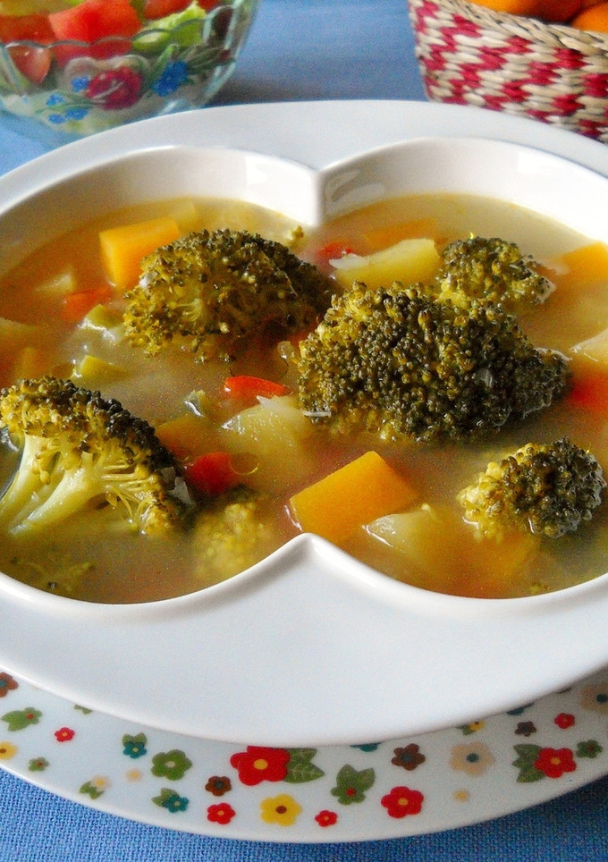 Una foto de Sopa de calabaza y brócoli