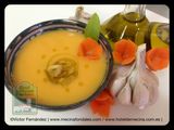 Crema de zanahoria y ajos fritos