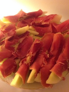 Una foto de Melón con jamón serrano