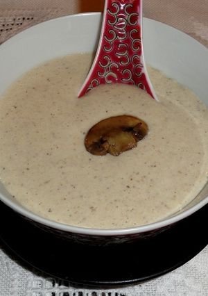Una foto de Salsa de champiñones para guarnición