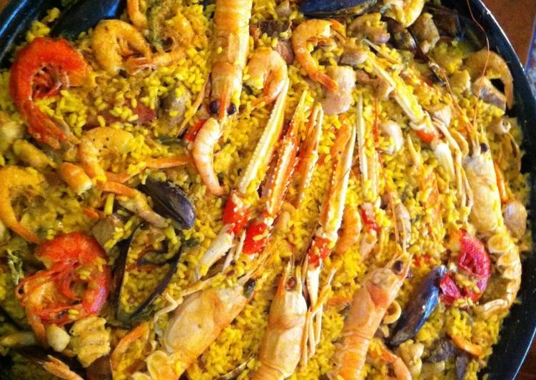 Paella de marisco y pollo de mi amigo Botiquitas