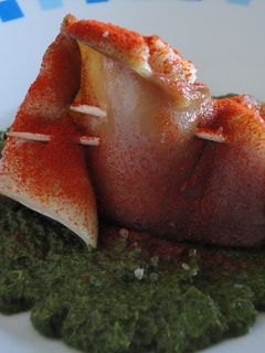 Una foto de Oreja a la gallega con crema de nabizas