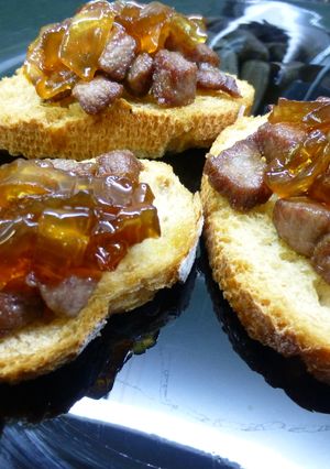 Una foto de Canapé de presa ibérica