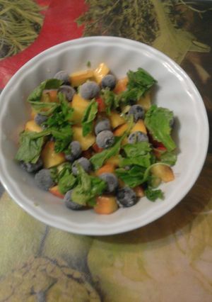 Una foto de Ensalada agridulce de frutas