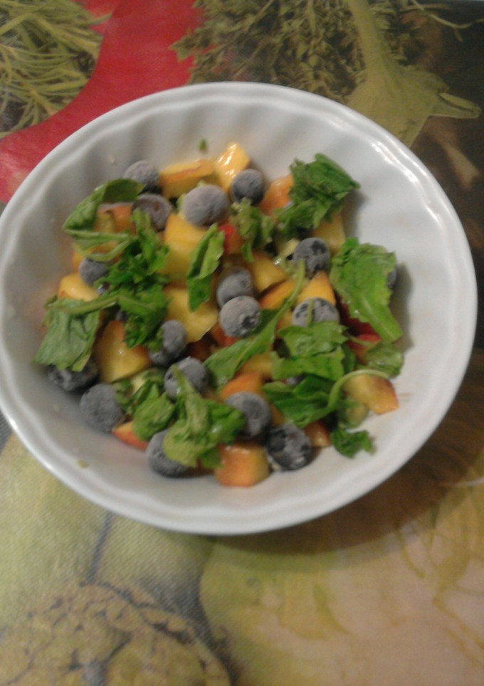 Una foto de Ensalada agridulce de frutas