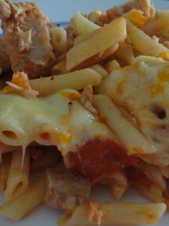 Una foto de Macarrones con atún y huevo