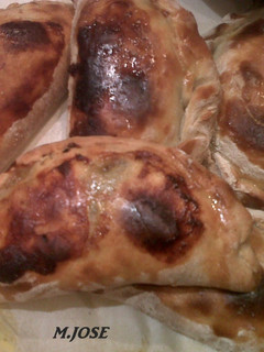Una foto de Empanadas argentinas con aceitunas
