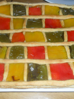 Foto principal de Tarta cuadriculada de cebolla y pimientos