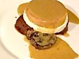 Solomillo con queso de cabra y micuit de pato con salsa Pedro Ximénez