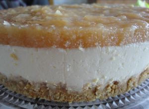 Una foto de Tarta de queso tetilla con dulce de membrillo