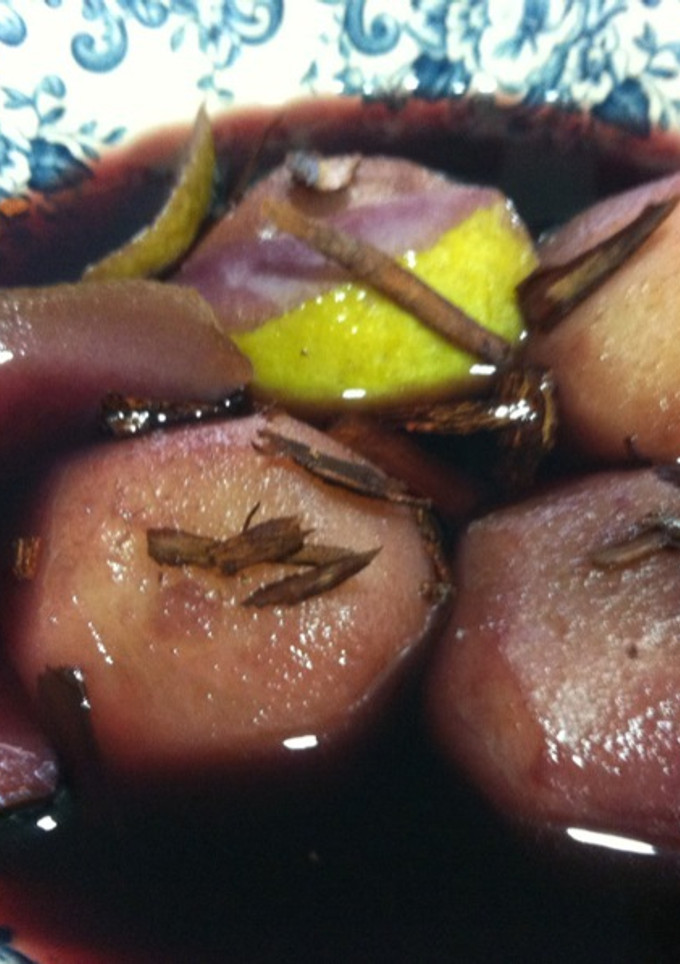 Una foto de Peras al vino tinto rápidas