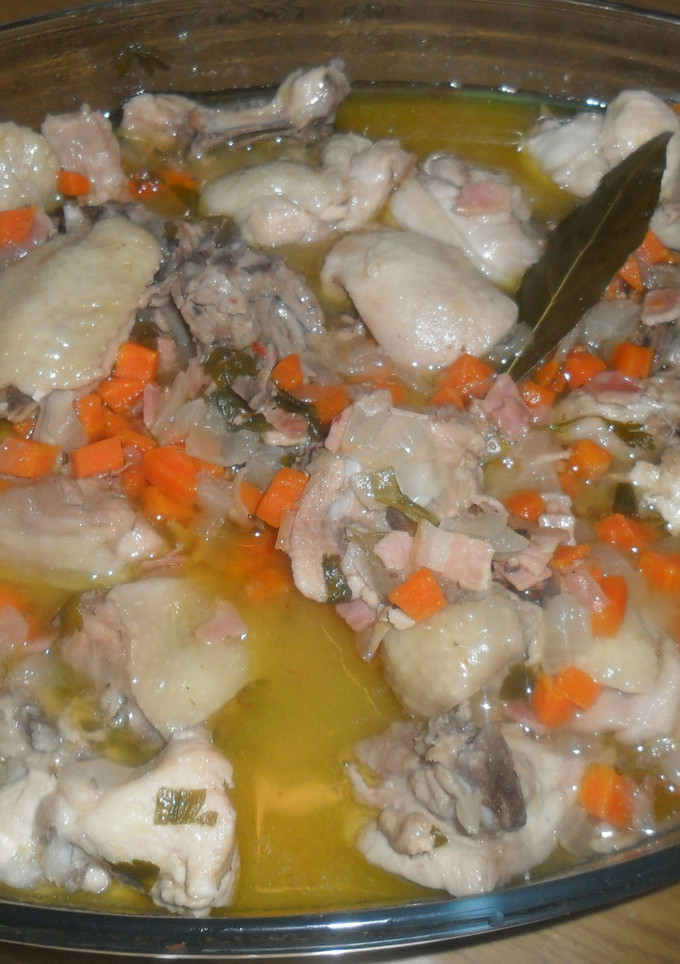 Una foto de Pollo al vino con beicon