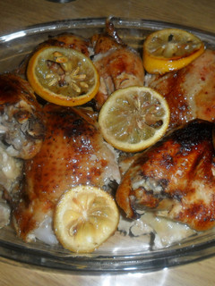 Una foto de Pollo asado con zumo de limón