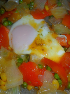 Una foto de Verduras con huevo al comino