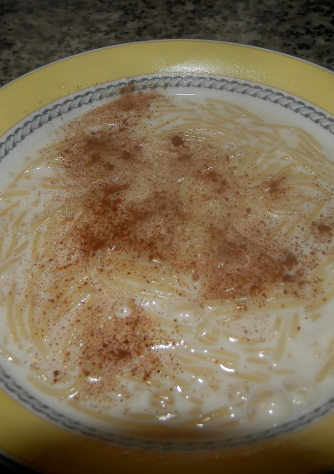 Una foto de Fideos con leche