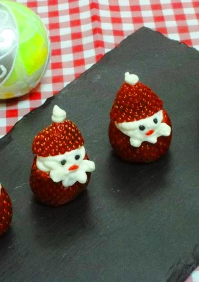 Una foto de Fresitas Navideñas