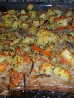 Una foto de Matambre con patatas y verduras a la mostaza