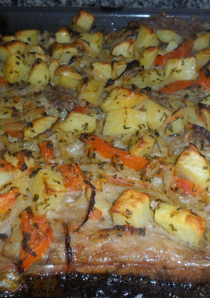 Una foto de Matambre con patatas y verduras a la mostaza