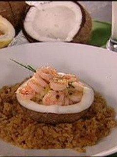 Una foto de Camarones tropicales con rissoto al azafrán