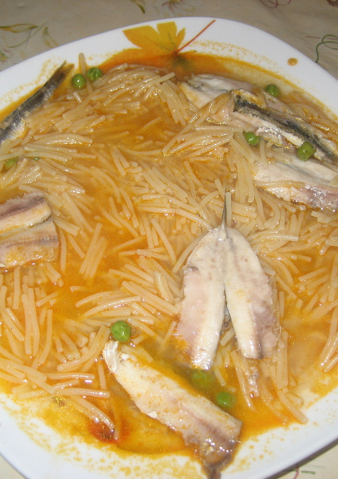 Una foto de Fideos con boquerones