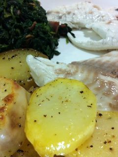 Una foto de Dorada a la sal con patatas