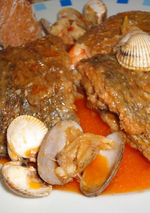 Una foto de Sargos con salsa de langostinos