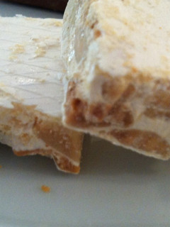 Una foto de Turrón duro