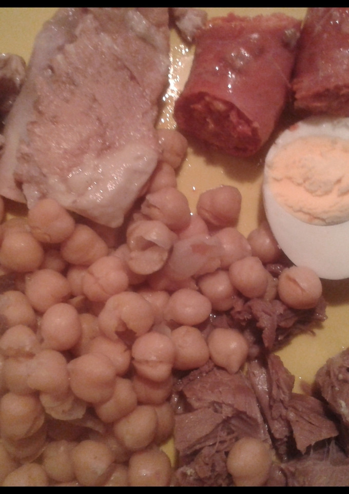 Una foto de Garbanzos fritos con acompañamiento