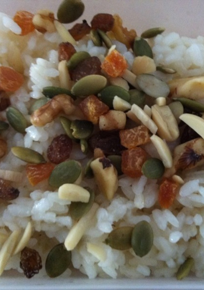 Una foto de Ensalada de arroz y frutos secos