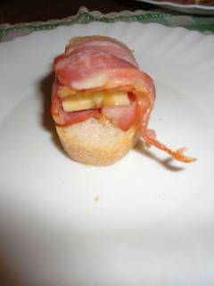 Una foto de Pintxo de bacon y plátano