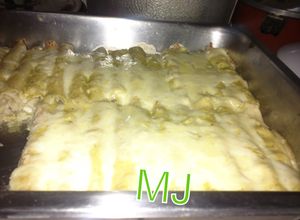 Una foto de Enchiladas suizas con pollo